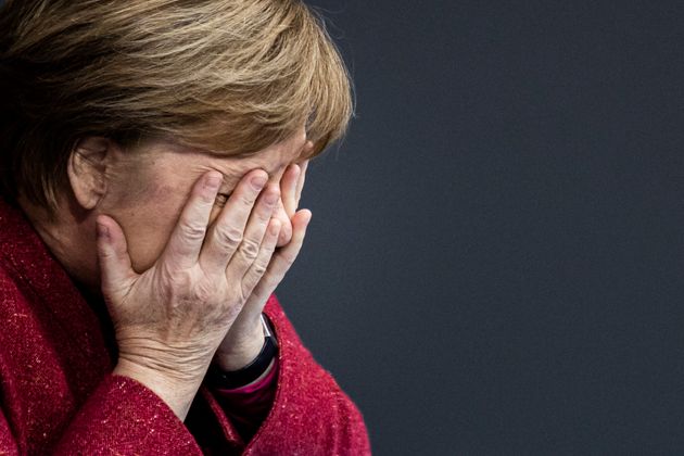 Coronavirus, il “declino” della Merkel per la gestione della pandemia