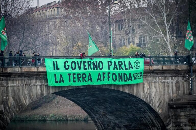 Blitz ambientalisti, traffico in tilt         al centro di Roma