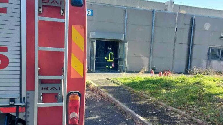 Roma, incendio all’università            Tor Vergata: 30 evacuati