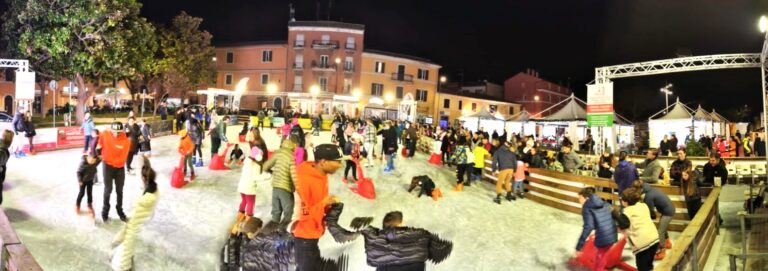 Inaugurata ufficialmente la pista di pattinaggio di Piazza Aldo Moro